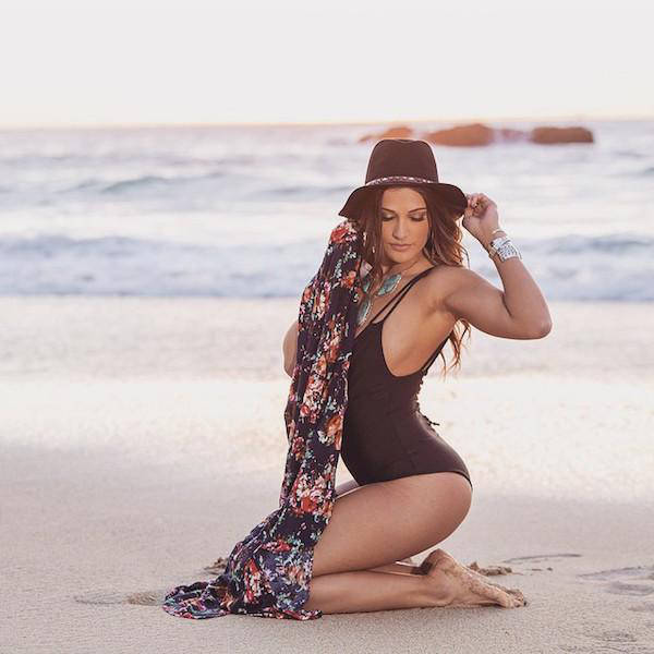 Boys Go Wild for Sideboobs