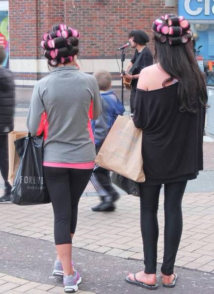 Candid Street Fashion That Really Takes the Cake