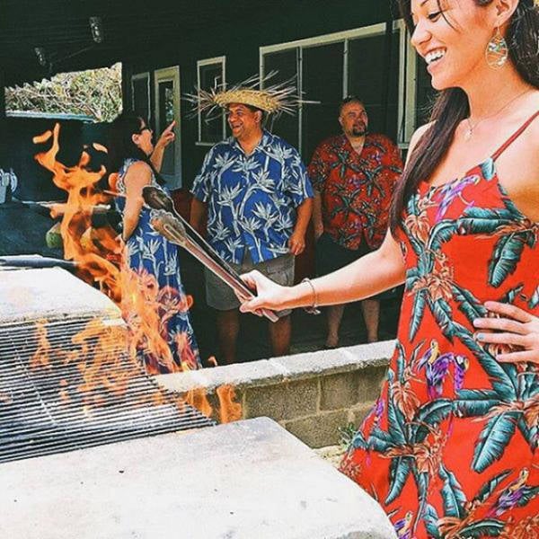 Some Hot Ladies Tuck into Some BBQ