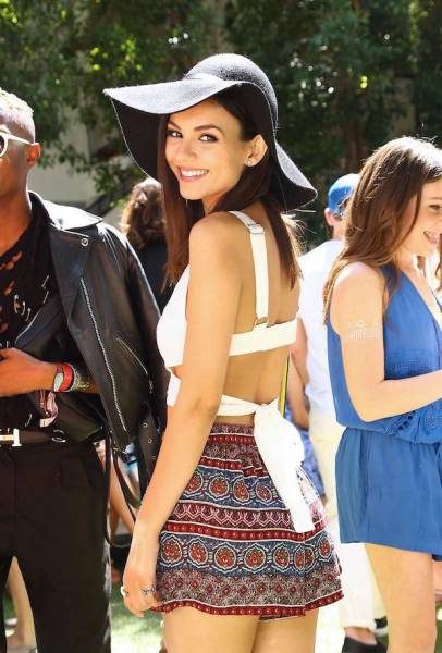 Naturally Beautiful Girls