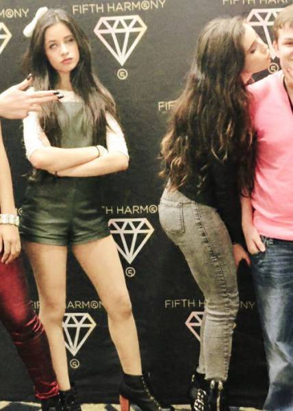 Times When Girls Failed to Hide Their Jealous Face