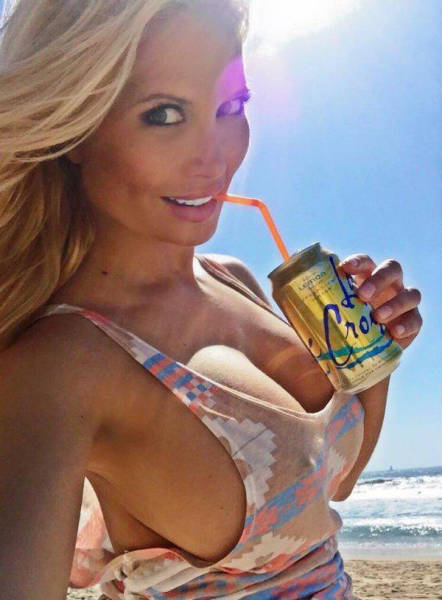 Boys Go Wild for Sideboobs