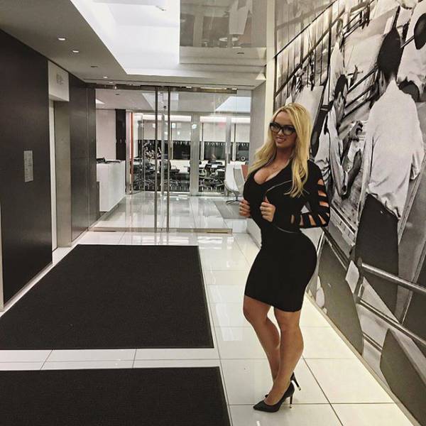 A Woman Must Have Curves