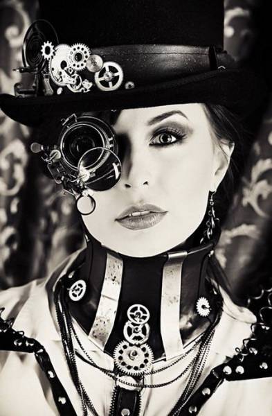 Hot Girls Doing Steampunk Just Right