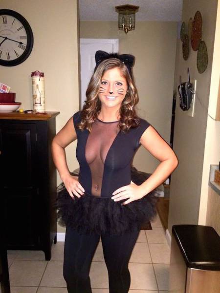 Mesh Clothing Is Simply Mesmerizing