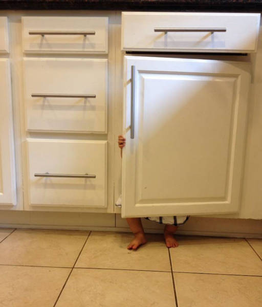 Kids That Totally Suck At Hide And Seek