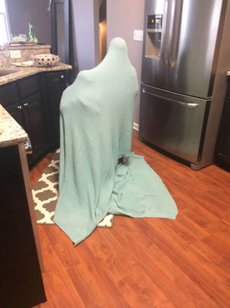 Kids That Totally Suck At Hide And Seek