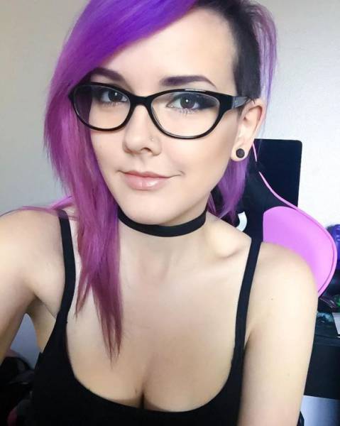 Girls Who Show How Sexy Glasses Can Be
