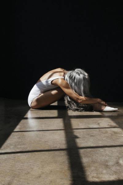 60-Year-Old Model Rocks Her Swimsuit Photo Session