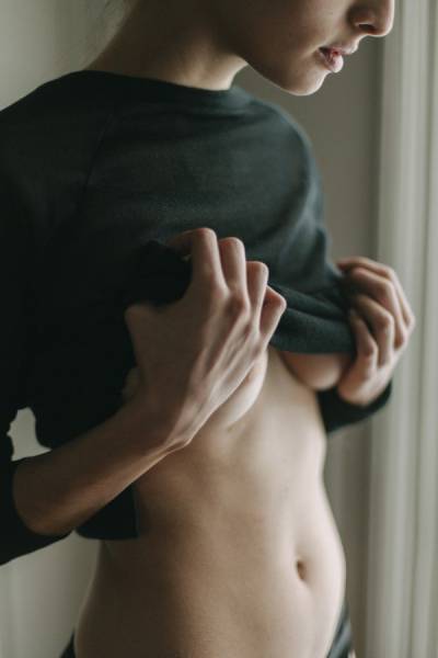 Get Ready For Some Tasty Underboob Pics