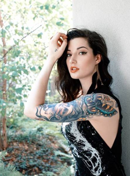 Sexy Girls Who Like Ink