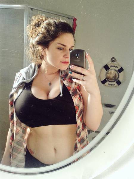 These Hot Curvy Girls Look Delicious