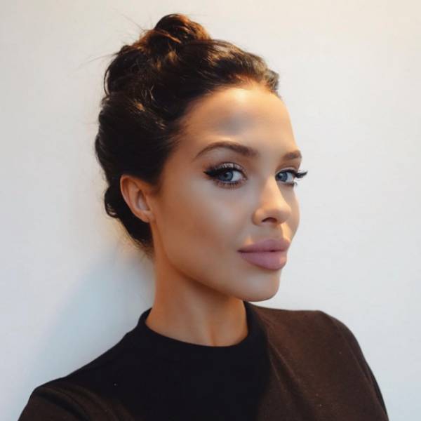 This Model Is Angelina Jolie