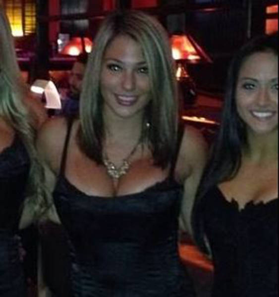 Girl Loses A High-Paying Job Offer After Bosses Found Her Lesbian Selfie Online