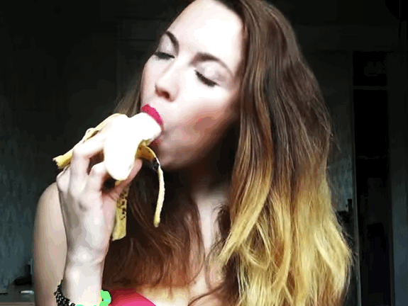 When Girls Eat Bananas It Looks Very... Um... Yummy
