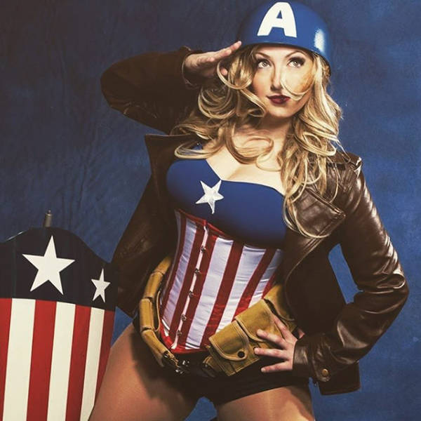 The Sexy Cosplay Girls of Every Nerd