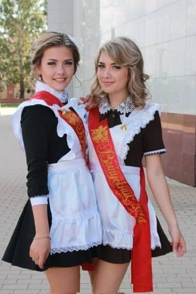 Lovely Russian Schoolgirls On Their Graduation Day