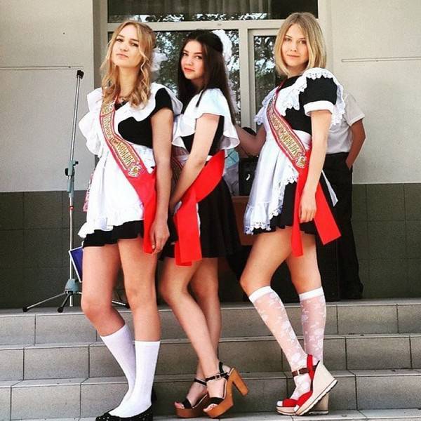 Lovely Russian Schoolgirls On Their Graduation Day
