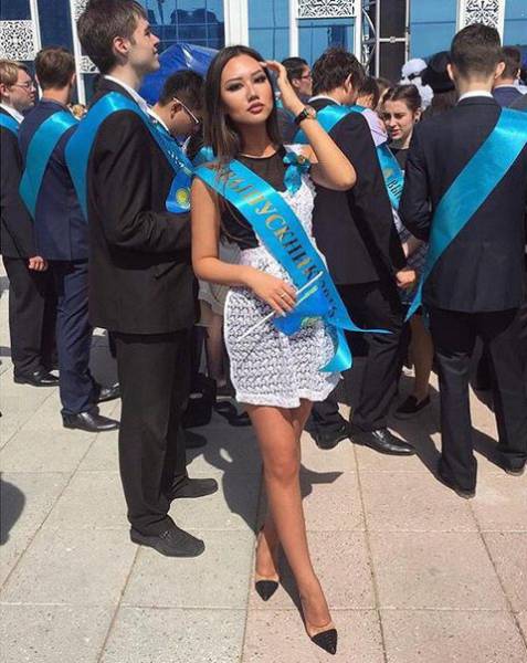Lovely Russian Schoolgirls On Their Graduation Day