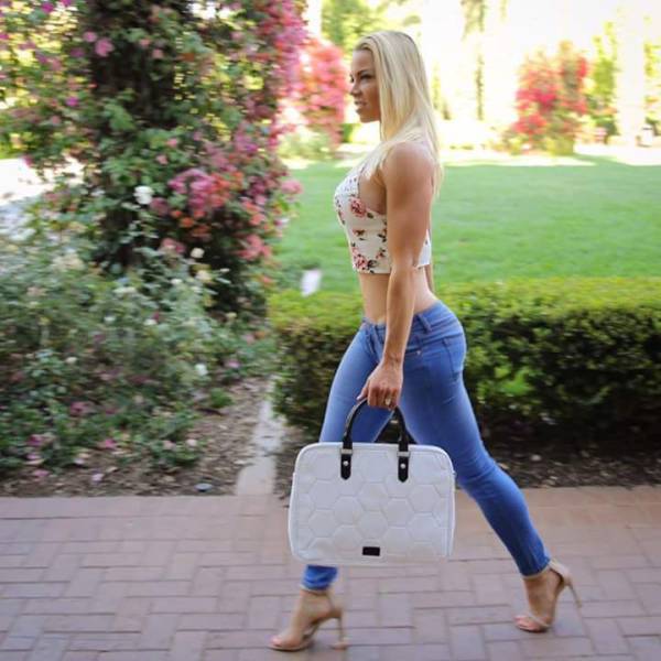 Hot Girls You Meet on the Streets