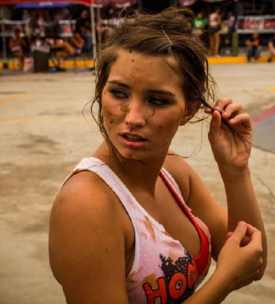 Delicious Hooters Babes