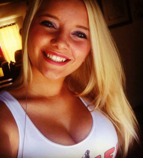 Delicious Hooters Babes