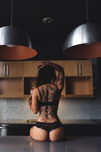 Girls Who Make Tattoos Look Hot