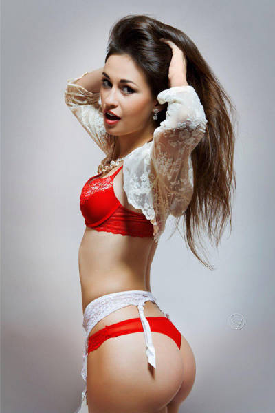 Hot Ladies in Even Hotter Lingerie