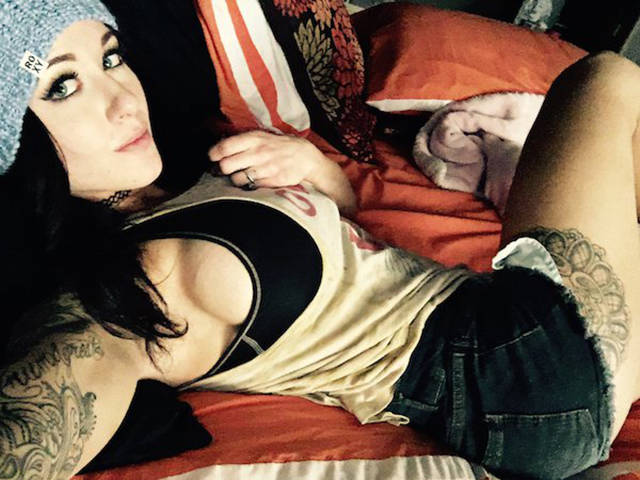 Boys Go Wild for Sideboobs