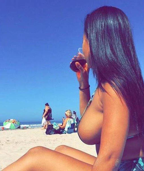 Boys Go Wild for Sideboobs