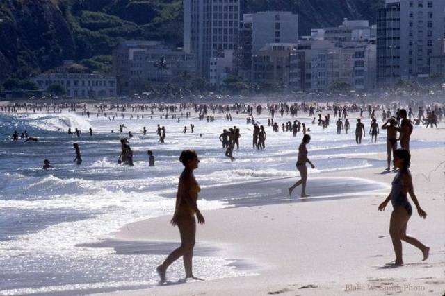 Old Photos Of Brazilian Beaches Back In 1970