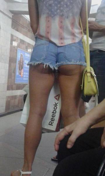 There’s Nothing Better Than Cute Girls’ Tushies