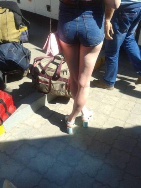 There’s Nothing Better Than Cute Girls’ Tushies