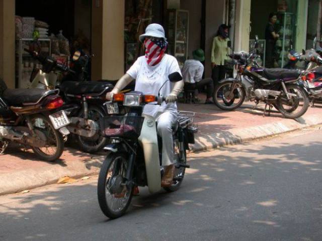 Vietnamese Women Are Obsessed With White Skin