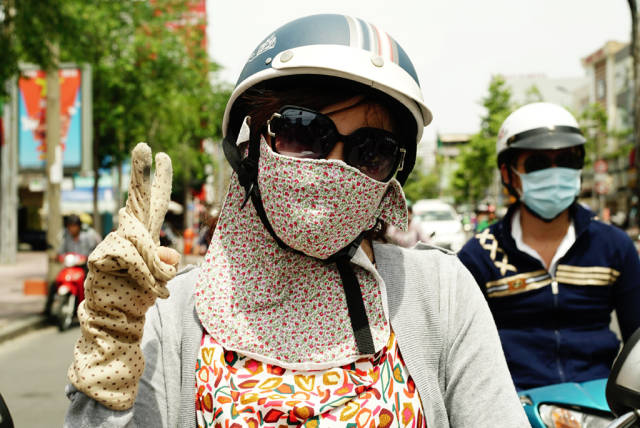 Vietnamese Women Are Obsessed With White Skin