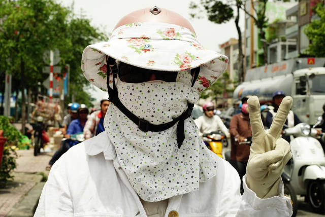 Vietnamese Women Are Obsessed With White Skin