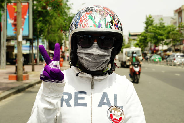 Vietnamese Women Are Obsessed With White Skin