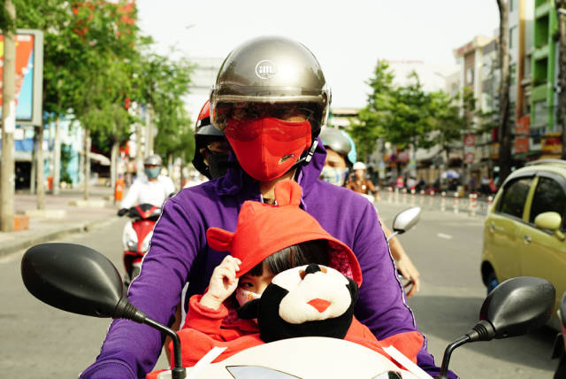 Vietnamese Women Are Obsessed With White Skin