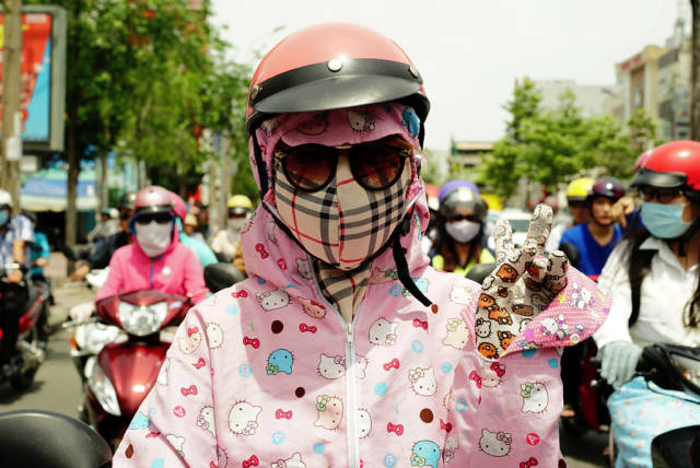 Vietnamese Women Are Obsessed With White Skin