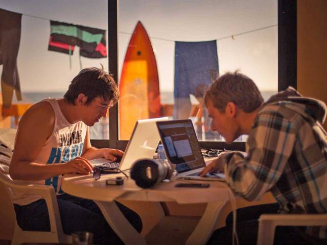 Useful Travel Tips From Business Travelers