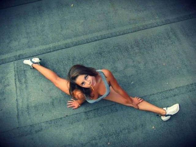 Feast Your Eyes On These Bandy Girls