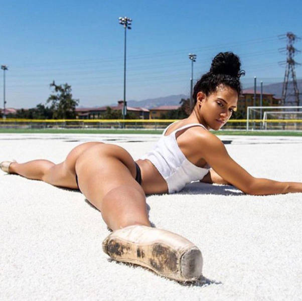 Feast Your Eyes On These Bandy Girls