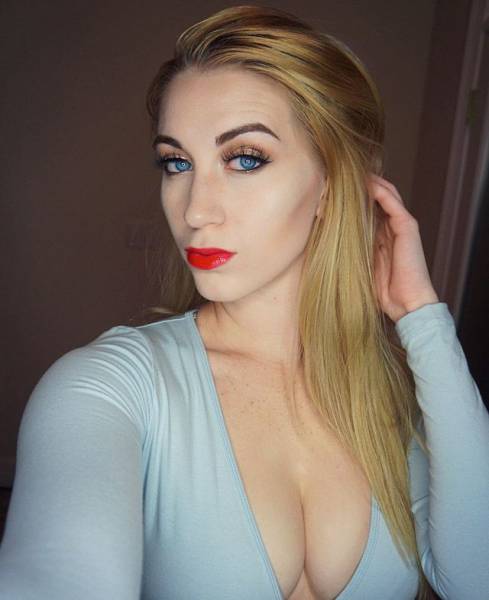 Boobs Make the World Brighte