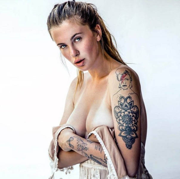 Sexy Girls Who Like Ink