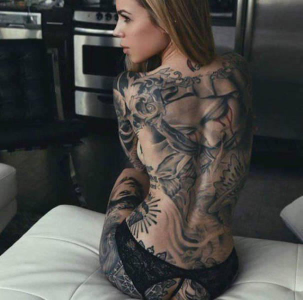 Sexy Girls Who Like Ink
