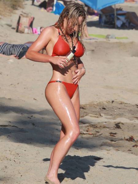 Skimpy Bikinis Make Summer a Super Sexy Season