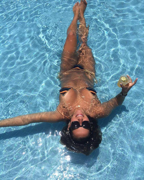 Water And Girls Mix Well Together