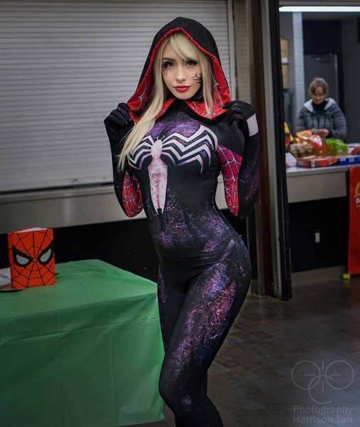 The Sexy Cosplay Girls of Every Nerds Fantasy