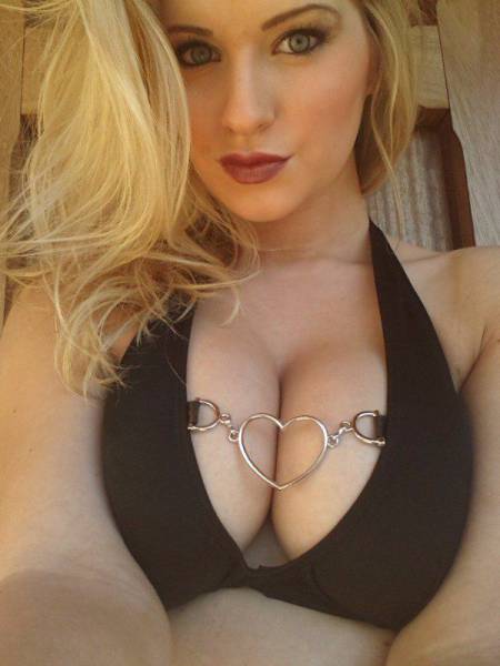 Jaw-Dropping Girls With Beautiful Breasts