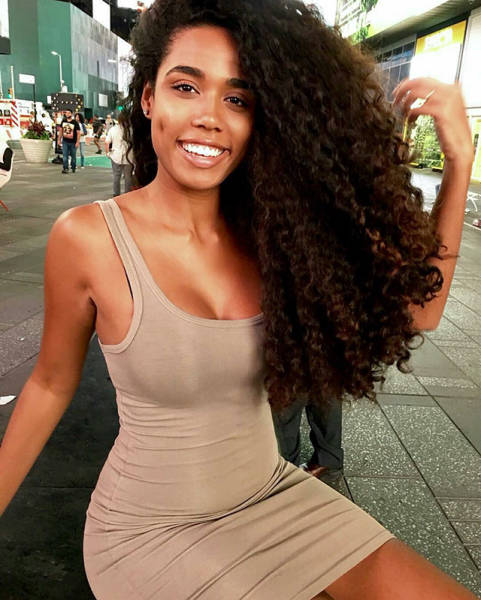 These Black Beauties Are A Real Eye Candy